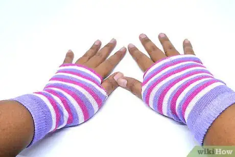 Imagen titulada Make Fingerless Gloves Step 14