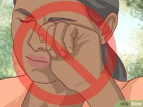 Imagen titulada Treat Eczema Around the Eyes Step 11