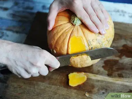 Imagen titulada Peel an Acorn Squash Step 3