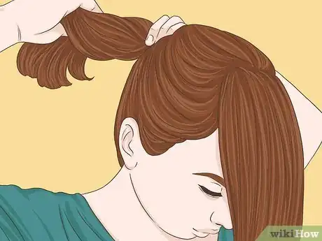 Imagen titulada Cut Your Own Bangs Step 11