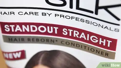 Imagen titulada Trim Your Own Split Ends Step 18