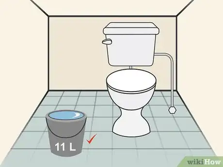 Imagen titulada Drain a Toilet Step 7