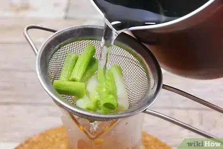 Imagen titulada Make Lemongrass Tea Step 4