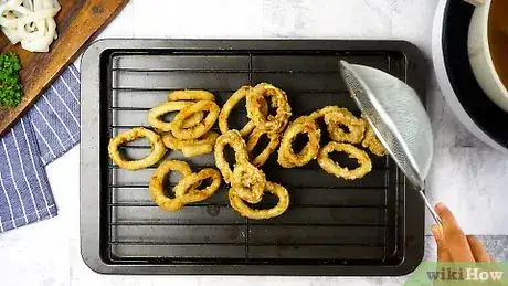 Imagen titulada Cook Calamari Step 7