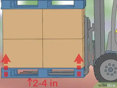 Imagen titulada Drive a Forklift Step 13