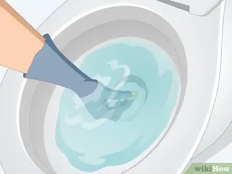 Imagen titulada Retrieve an Item That Was Flushed Down a Toilet Step 1