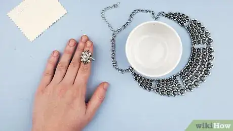 Imagen titulada Clean Costume Jewelry Step 1