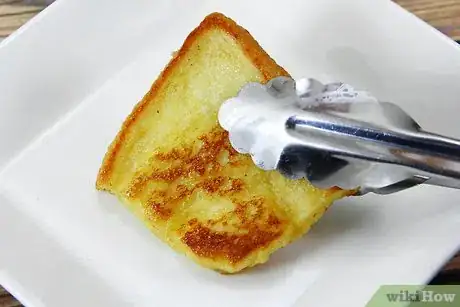 Imagen titulada Make French Toast Without Milk Step 14