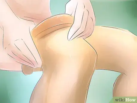 Imagen titulada Put on Pantyhose Step 11