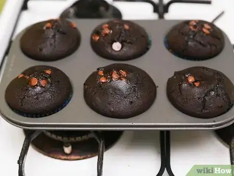 Imagen titulada Make Chocolate Muffins Step 10