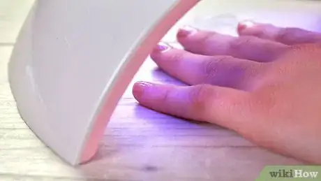 Imagen titulada Dry Gel Nails Without an Led Lamp Step 13