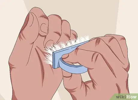 Imagen titulada Perform a Male Manicure Step 3