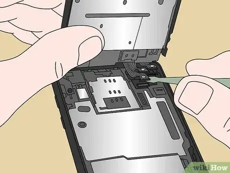Imagen titulada Replace an iPhone Battery Step 70