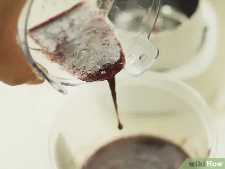 Imagen titulada Make Shampoo With Hibiscus Flowers and Leaves Step 8