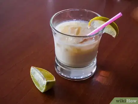 Imagen titulada Drink Amarula Step 12