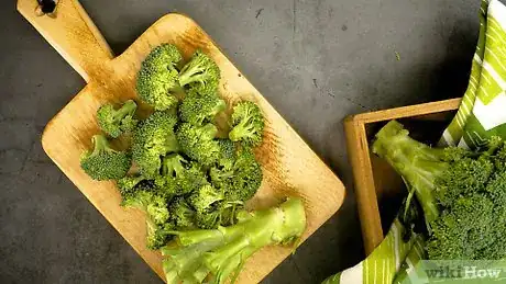 Imagen titulada Steam Broccoli Without a Steamer Step 12