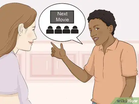 Imagen titulada Act on a Movie Date Step 14.jpeg