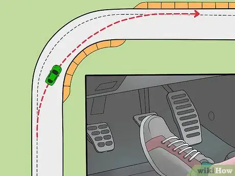 Imagen titulada Make a Tight Turn Quickly in a Car Step 3