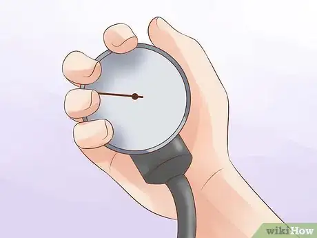 Imagen titulada Check Your Blood Pressure with a Sphygmomanometer Step 11