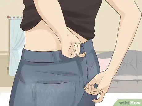 Imagen titulada Take in the Waist on a Pair of Jeans Step 1.jpeg