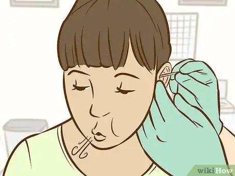 Imagen titulada Get Your Ears Pierced Step 11