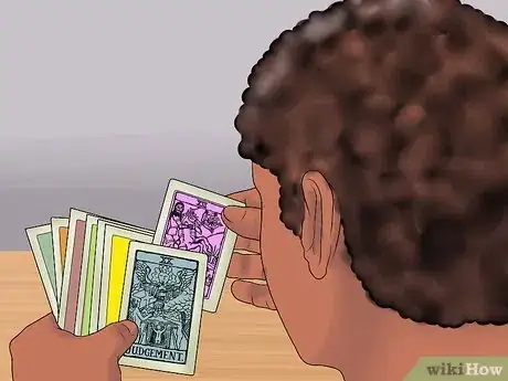 Imagen titulada Read Tarot Cards Step 6