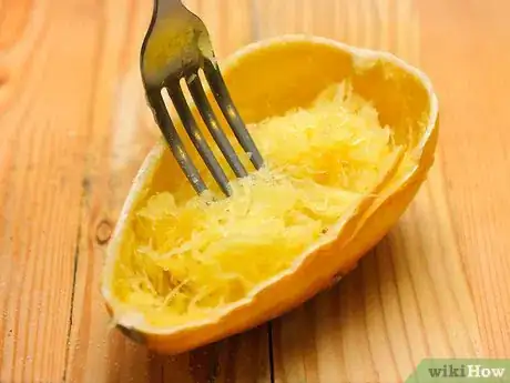 Imagen titulada Cook Spaghetti Squash Step 4