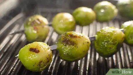 Imagen titulada Grill Brussel Sprouts Step 9