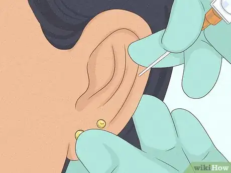 Imagen titulada Is It Safe to Pierce Your Own Cartilage Step 2