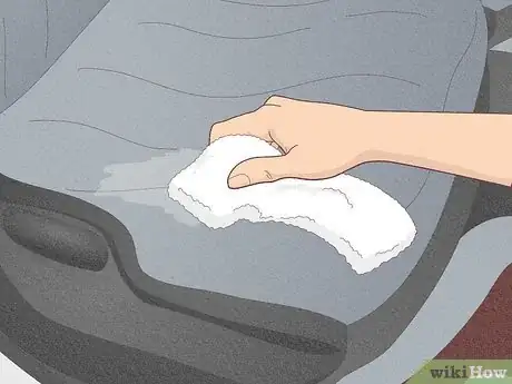 Imagen titulada Clean a Blood Stain from Car Upholstery Step 16