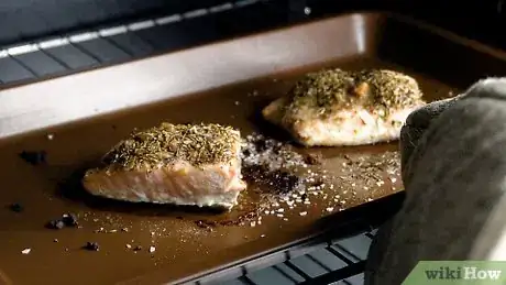 Imagen titulada Cook Frozen Salmon Step 11