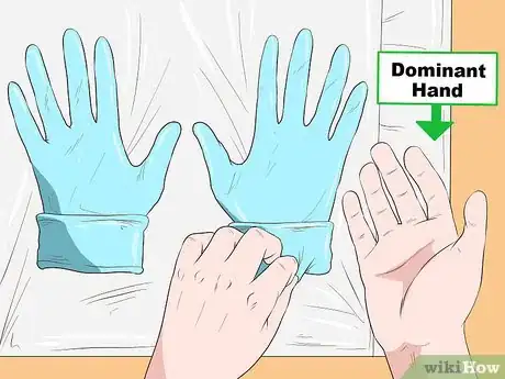 Imagen titulada Put on Sterile Gloves Step 7