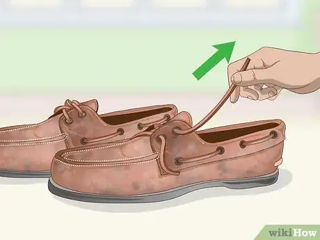 Imagen titulada Remove Wrong Shoe Polish Step 1