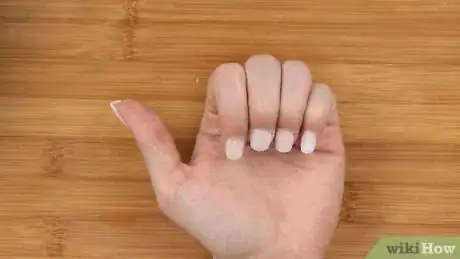 Imagen titulada Remove Nail Glue from Nails Step 7