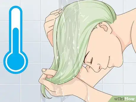 Imagen titulada Remove Blue or Green Hair Dye from Hair Without Bleaching Step 11