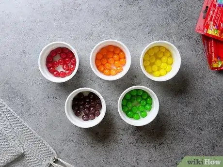 Imagen titulada Make Skittles Vodka Step 5