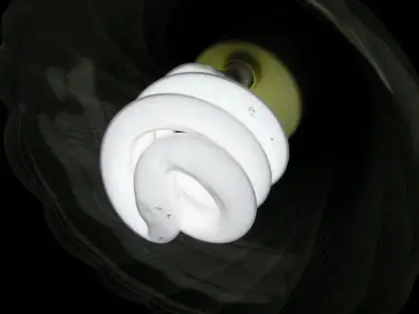 Imagen titulada Compact Fluorescent Bulb   Side