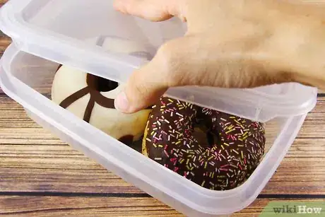 Imagen titulada Keep Donuts Fresh Step 2
