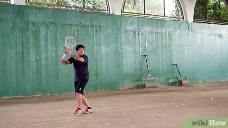 Imagen titulada Hit a Tennis Forehand Step 17