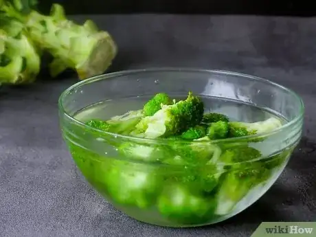 Imagen titulada Parboil Broccoli Step 6