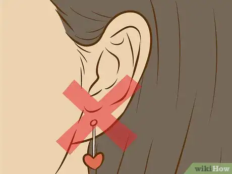 Imagen titulada Get Your Ears Pierced Step 13