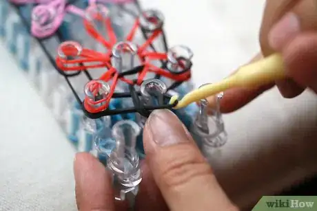 Imagen titulada Make a Rainbow Loom Bracelet Step 19