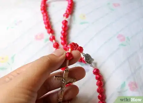 Imagen titulada Say the Rosary Step 2