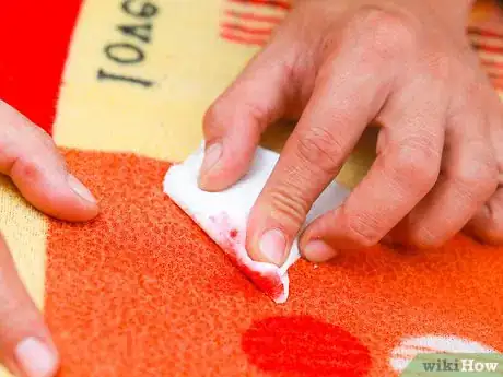 Imagen titulada Remove Blood Stains from Carpet Step 3