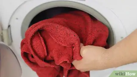 Imagen titulada Wash Red Clothes Step 6