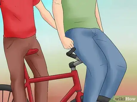 Imagen titulada Ride a Bike With Two People Step 5