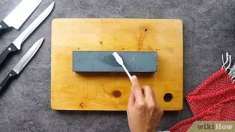 Imagen titulada Clean a Sharpening Stone Step 1