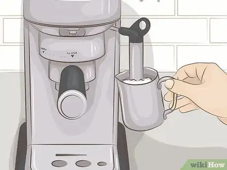 Imagen titulada Use a De'Longhi Espresso Machine Step 17