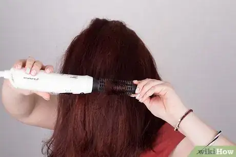 Imagen titulada Curl Hair Using a Hot Air Brush Step 19