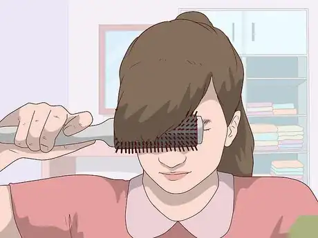 Imagen titulada Cut Wispy Bangs Step 13.jpeg